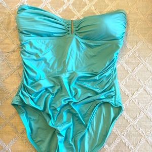 Women’s one piece strapless bathing suit